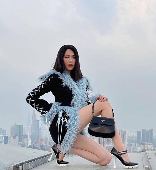 Hầu hết hình ảnh cô chia sẻ trên trang cá nhân đều nhận được sử hưởng ứng của lượng lớn người quan tâm.