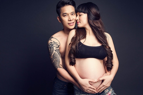 Ghi lại những khoảnh khắc tuyệt vời Nhờ sự hỗ trợ của công nghệ hiện đại, việc ghi hình lại hành trình vượt cạn của vợ yêu dường như đã trở thành một việc quá quen thuộc và đơn giản. Hãy nhớ rằng một bức ảnh hay thước phim cũng đều sẽ là thứ giúp cả gia đình lưu giữ hồi ức tốt đẹp.