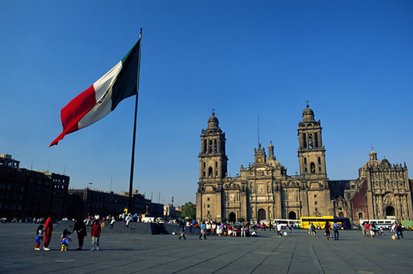 Thành phố Mexico, Mexico: Thành phố nổi tiếng của Mexico là thủ đô và là trung tâm kinh tế, chính trị, văn hóa và giao thông của cả nước. Đây là một đô thị cao nguyên cổ, nằm trên đồng bằng Jilake bên rìa cao nguyên Nam bộ Mexico, có độ cao 2.259 m so với mặt biển. Ảnh: gocnhosantruong.com.
