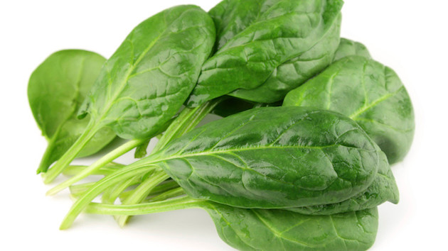 Rau bina chứa rất nhiều vitamin K cũng như giàu chất sắt. Tuy nhiên, nếu ngày nào mẹ bầu cũng ăn loại rau này thì nguy cơ sảy thai sẽ tăng lên rất cao.