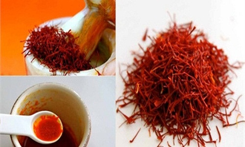 5. Hỗ trợ bệnh hói đầu không đều Nghệ tây trộn cam thảo và sữa là vị thuốc hiệu quả để kích thích tóc mọc đều hơn. (Ảnh: Internet)