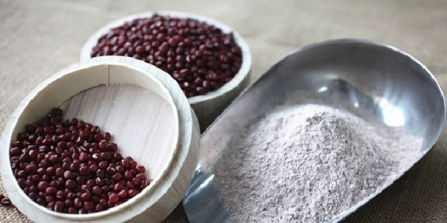Những người hay bị nóng trong nên dùng xích tiểu đậu sống còn những người tạng hơi hàn thì nên sao qua sẽ cho công dụng tốt hơn.