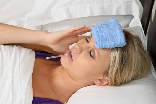 Tuy nhiên, những người bị sốt, đổ mồ hôi trộm hoặc cơ thể quá suy nhược không nên ăn nhiều xích tiểu đậu.