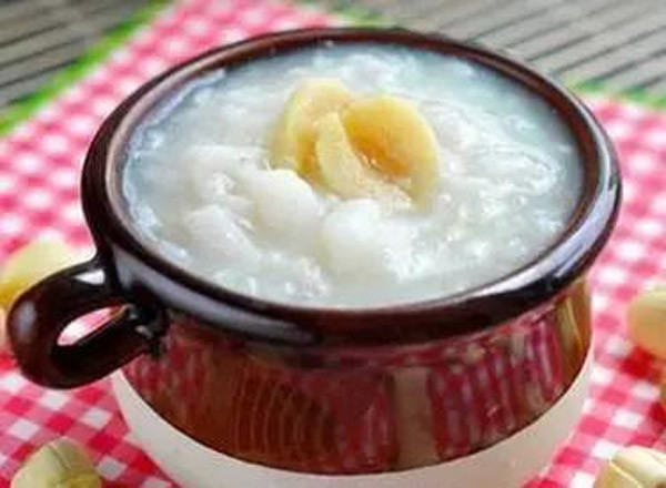 Tất cả các vị trên sau khi chế biến cho vào nồi cùng với gạo nấu cháo. Khi ăn có thể thêm ít đường cho dễ ăn. Ăn cháo lúc còn nóng, khi đang đói thay cơm. Mỗi tháng ăn từ 2 đến 4 lần. Ảnh: emdep.vn.