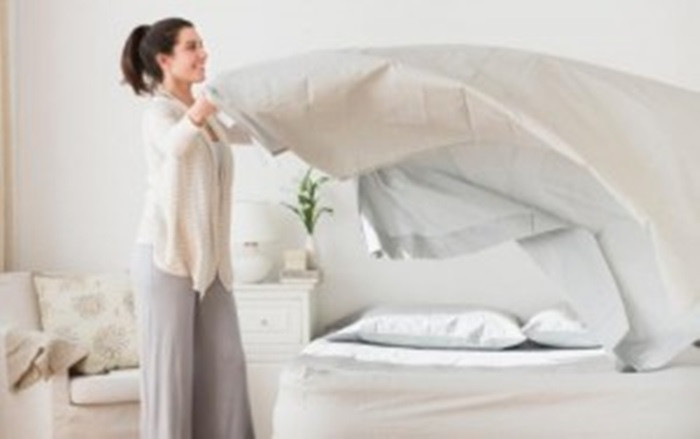 Đắp chung chăn. Mùa đông là cơ hội tốt nhất để hai vợ chồng cùng đắp chung một cái chăn, cách hữu hiệu để cặp đôi gần nhau hơn.