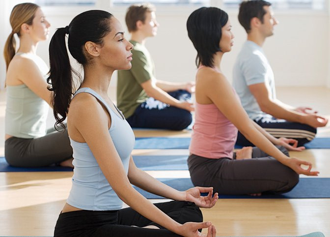 Bệnh nhân có thể tập thêm Yoga và một số môn thể dục nhẹ khác để có thể cải thiện tình trạng rối loạn tiền đình. Đồng thời cần đi khám để xác định đúng bệnh và có chỉ định điều trị từ bác sĩ chuyên khoa. Ảnh: duocphamvinhgia.vn. (Thông tin trong bài viết chỉ mang tính tham khảo, trước khi sử dụng bài thuốc, bạn vui lòng hỏi ý kiến bác sĩ).