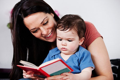Phụ nữ mông lớn đẻ con thông minh. Một nghiên cứu của tiến sĩ Will Lassek tới từ đại học Pittsburgh, Hoa Kỳ cho thấy lượng mỡ tích trữ dồi dào ở mông và hông nắm vai trò quan trọng trong việc hình thành và gây dựng não bộ của đứa trẻ. Chúng giúp phát triển não bộ cho trẻ, nhất là trong giai đoạn bú sữa mẹ.