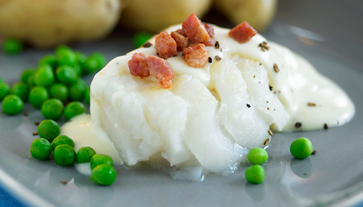 Lutefish, món ăn nổi tiếng của người Nauy. Họ thường trữ cá trong nhà ăn dần nên có món cá tuyết ngâm lên men. Chúng ngâm với dung dịch kiềm và cần vớt ra trước khi chuyển thành xà phòng. Nói vậy bạn đã hình dung ra mùi kinh dị của chúng chưa?