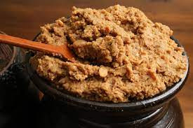 Doenjang, món đậu nành lên men của người Hàn, giàu dinh dưỡng nhưng khó ngửi ngay cả với dân bản địa.