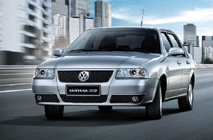 5. Shanghai Volkswagen Santana: 307.300 xe. Đổ bộ thị trường Trung Quốc vào năm 1981, trải qua hơn 3 thập niên, mẫu sedan Santana - được phát triển từ mẫu Passat thế hệ thứ hai - luôn tạo được sức hút lớn.