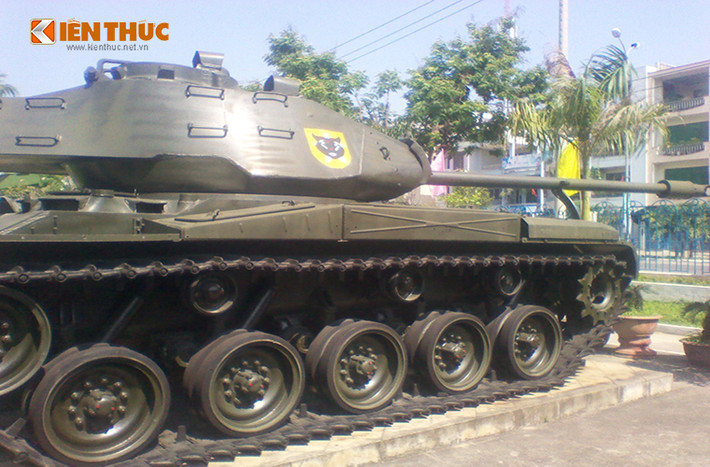 Cận cảnh xe tăng hạng nhẹ M-41 trong khuôn viên bảo tàng quân sự ở Đà Nẵng.