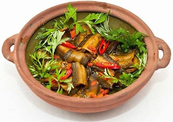 Lươn đồng. Lươn là một trong những thực phẩm thơm ngon, giá trị dinh dưỡng cao. Tuy nhiên, môi trường sống của lương lại khiến nguồn thực phẩm này dễ bị nhiễm kí sinh trùng như giun đầu gai và giun hàm.