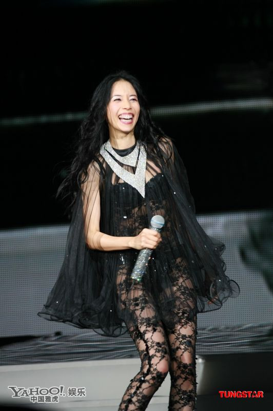 Mạc Văn Úy là nữ diễn viên, ca sĩ rất thành công. Cô đã phát hành hơn 30 album và hơn 120 liveshow cá nhân. .