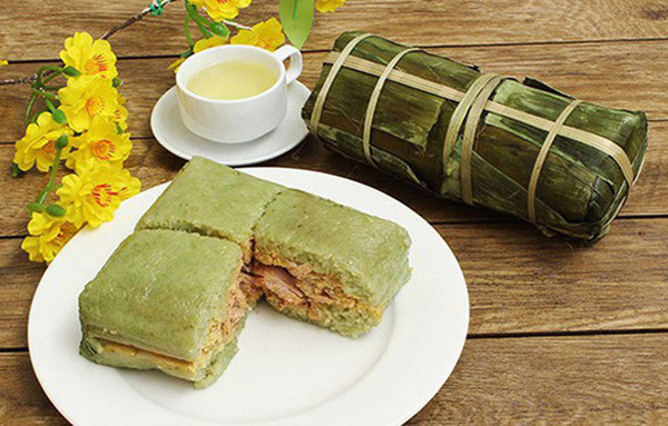 Khi luộc, cần đảm bảo bánh chín kỹ để gạo nếp nở đều, bánh dẻo rền và giữ được lâu, tránh tình trạng ẩm mốc ngược từ phần nhân ra phần vỏ.