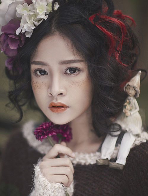 Cô nàng khoe gương mặt dễ thương như búp bê cùng phương pháp trang điểm giả tàn nhang đậm chất Nhật Bản. Ảnh: diendanthammy