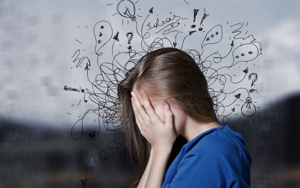 Trạng thái tâm lý cũng ảnh hưởng không nhỏ đến tần suất đi tiểu ban đêm. Theo đó, nếu bạn quá lo lắng thì số lần đi tiểu sẽ tăng lên. (Ảnh: Harmonybaywellness)