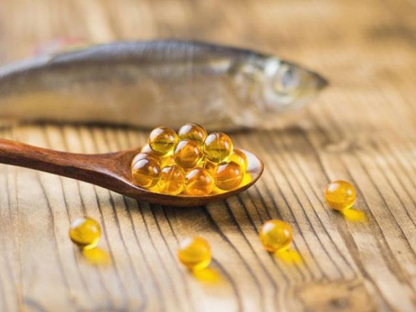 Thay vì cung cấp omega – 3 từ dầu cá, bạn có thể bổ sung 250mg omega – 3 chuỗi dài EPA/DHA không chứa chất ô nhiễm có nguồn gốc từ nấm men hoặc tảo mỗi ngày. (Ảnh minh họa)