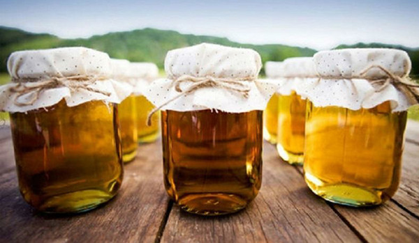 Mật ong. Để tận dụng tối đa lợi ích chữa bệnh, mật ong nên bảo quản đúng cách và giữ trong vòng 2-3 năm.