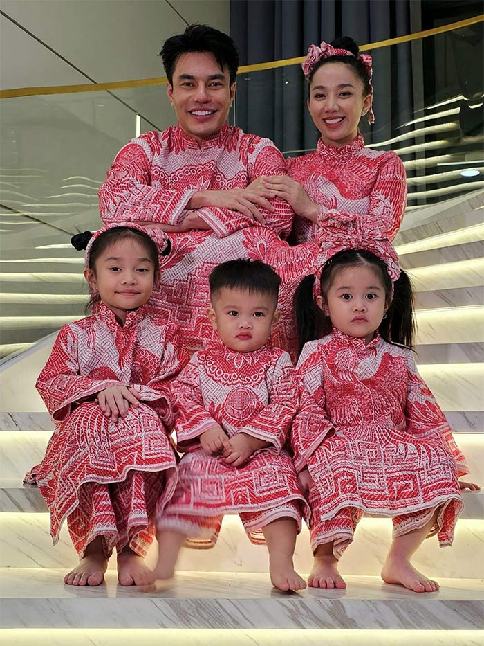Ba nhóc tì nhà Lê Dương Bảo Lâm nhận được nhiều sự quan tâm của cộng đồng mạng nhờ vẻ ngoài bụ bẫm, đáng yêu.