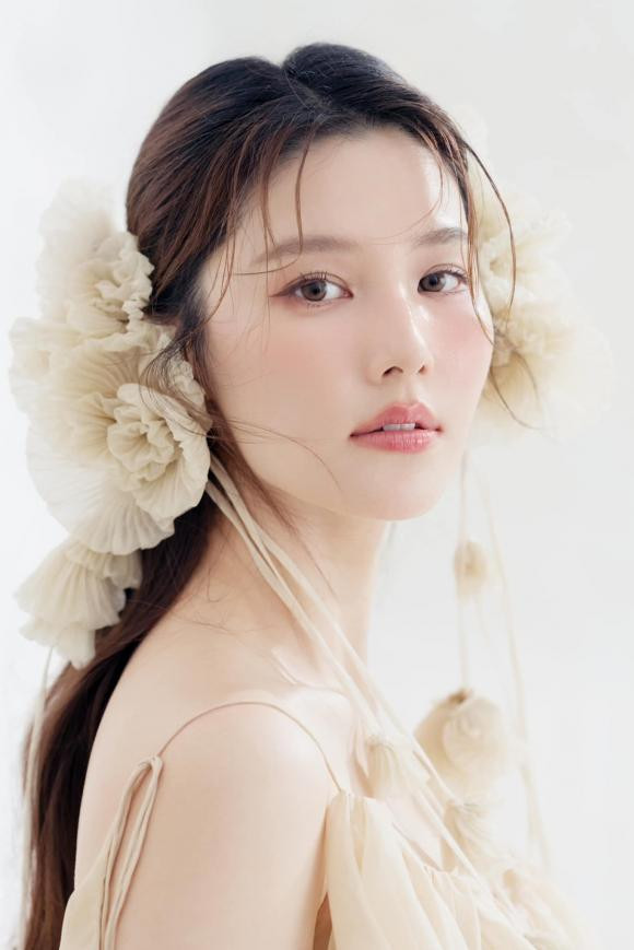 Tin tức sao Việt 19/7: Diễm My 9x hóa nàng thơ xinh đẹp qua bộ ảnh. Ảnh: FB Vu Pham Diem My
