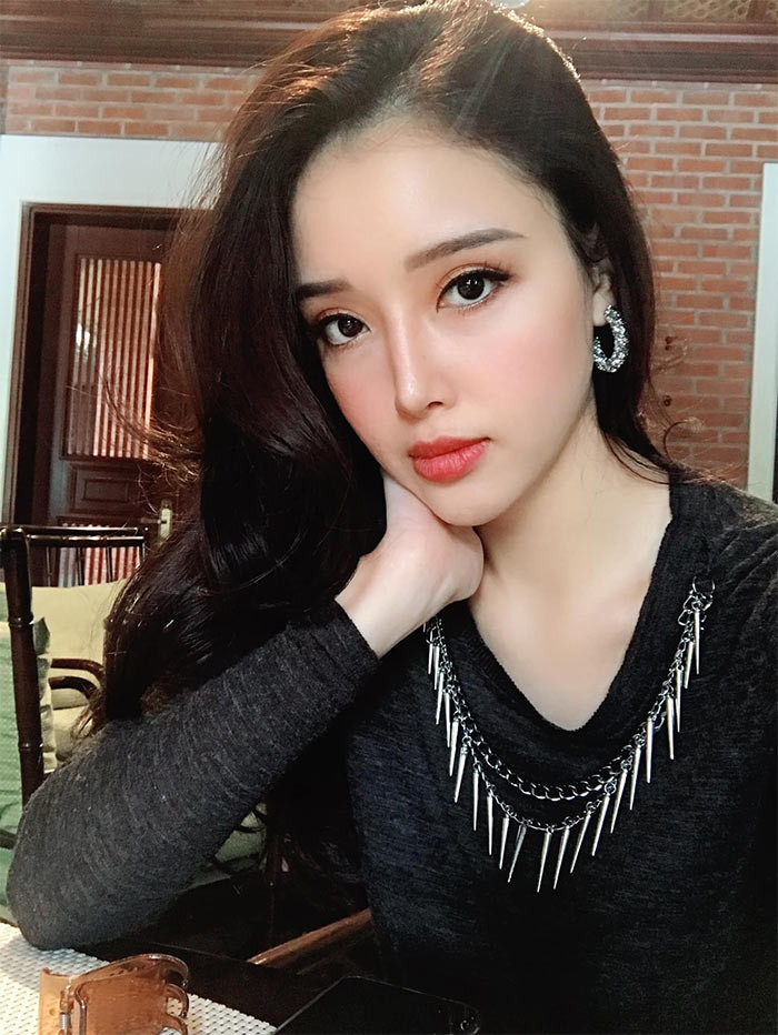 Mặc dù sở hữu nhan sắc và vóc dáng đẹp nhưng Ngọc Phượng không theo chân chị vào showbiz mà tập trung kinh doanh.