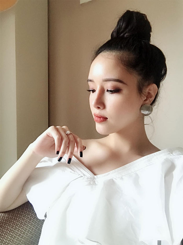 Mai Ngọc Phượng có gu thời trang thanh lịch, nhẹ nhàng.