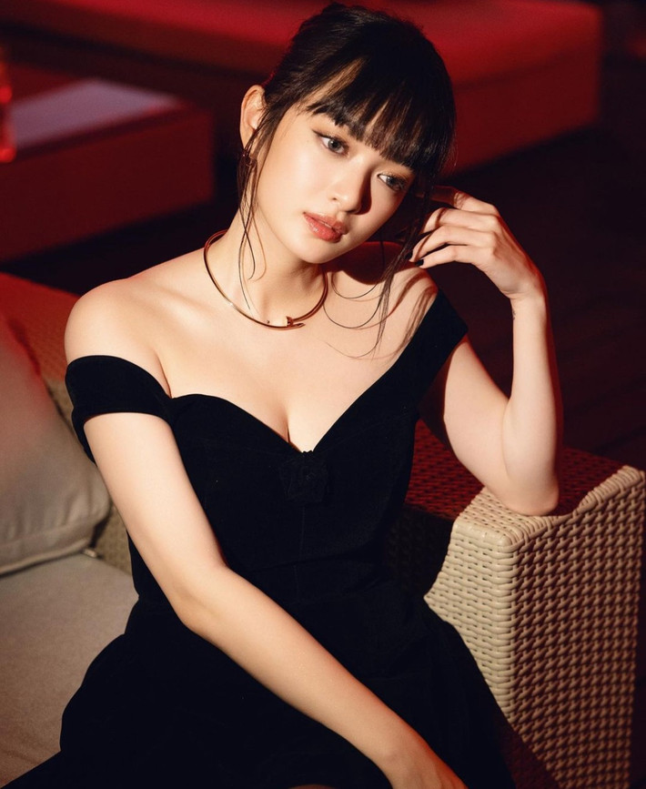 Kaity Nguyễn ngày càng táo bạo hơn trong việc lựa chọn trang phục. Ảnh: FBNV