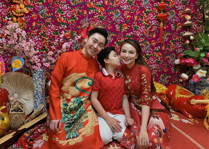 Diễm Hương chia sẻ, chồng mình là người hiền lành, yêu thương vợ, gia đình và rất quan tâm tới con trai riêng của cô - bé Noah.