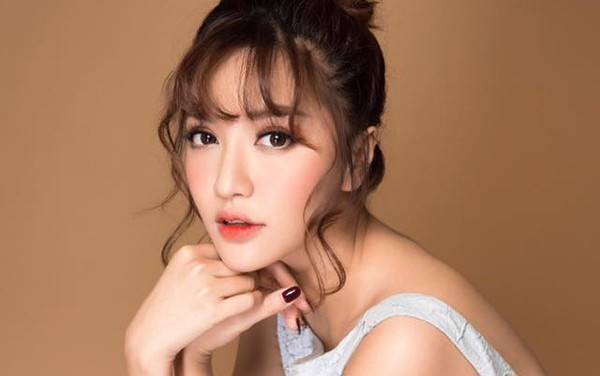 Cũng trong lần này lộ thêm thông tin Bích Phương tham dự chương trình khi chưa xin cấp giấy phép biểu diễn. Ảnh: Vietnamnet