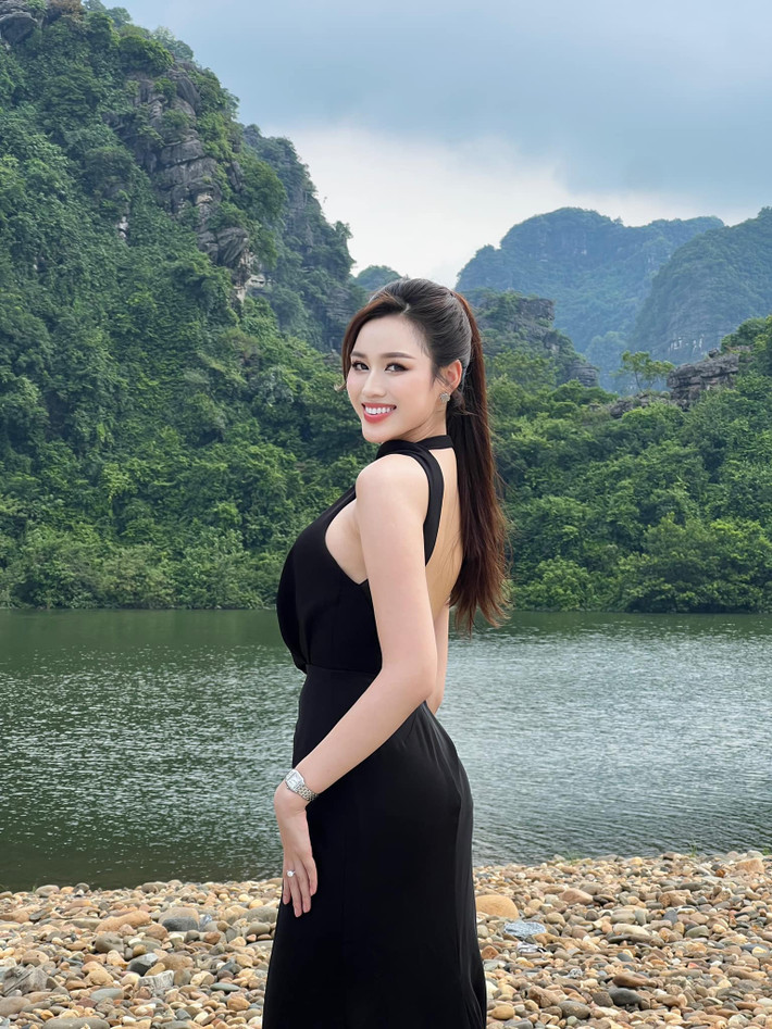 Hoa hậu Đỗ Thị Hà check in ở Ninh Bình. Ảnh: FB Đỗ Thị Hà