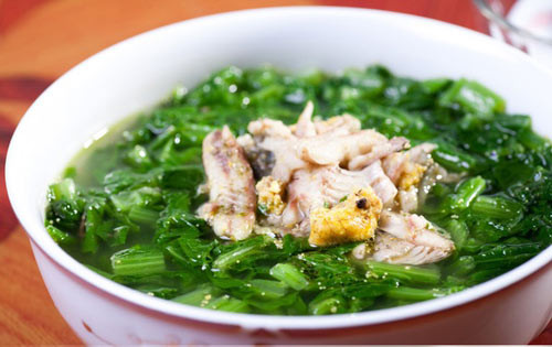 Cá rô đồng có thể chế biến thành nhiều món ăn ngon và hấp dẫn như: cá rô đồng kho tộ, cá rô đồng chiên giòn, cháo cá rô đồng, cá rô đồng om chuối đậu, cá rô đồng nướng muối ớt,... Ảnh: Gia đình & Xã hội