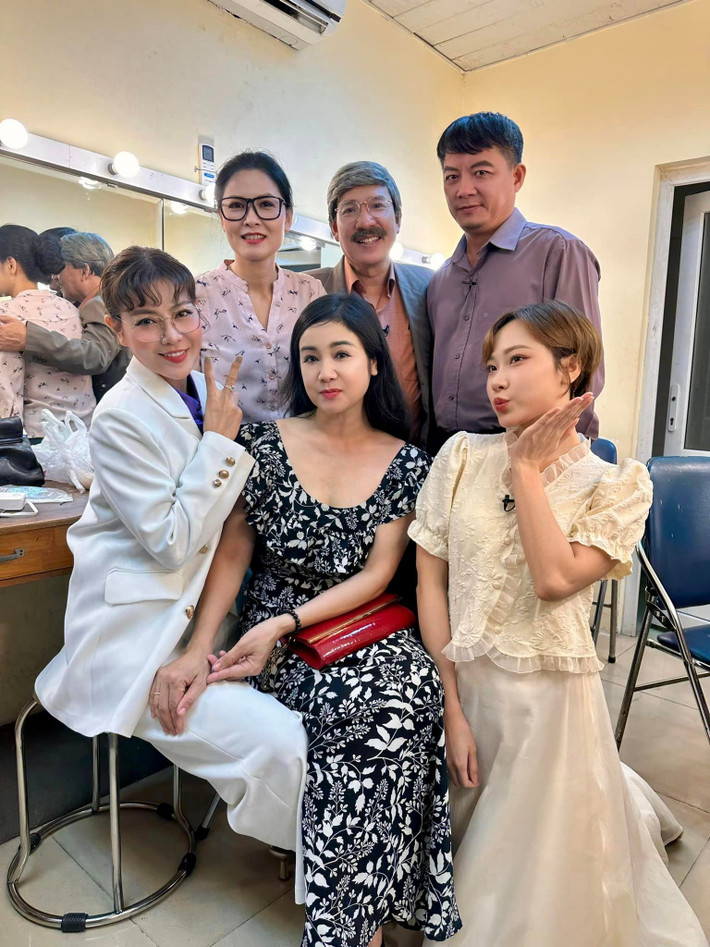 Diễn viên Thanh Hương chia sẻ ảnh hậu trường. Ảnh: FB Nguyễn Thanh Hương