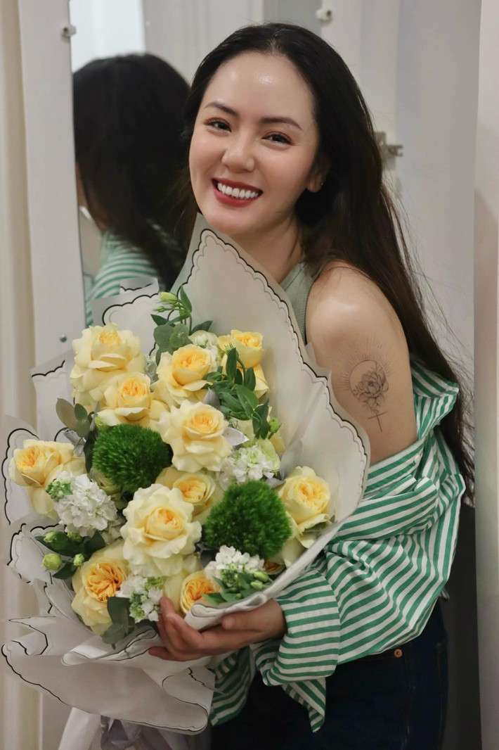 Từng "ở ẩn" khỏi mạng xã hội nhiều năm, Phương Linh thời gian gần đây đã quay trở lại. Cô còn đồng hành cùng người hâm mộ qua nhiều sân khấu âm nhạc. Ảnh: FBNV