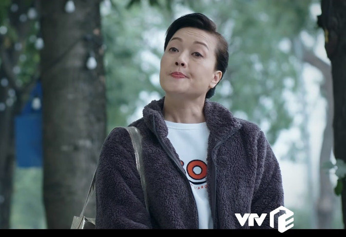 Mới đây nhất, Vân Dung tái ngộ khán giả truyền hình qua bộ phim "Người một nhà" với vai bà Thư. Bà mẹ có tính cách độc dị này phần nhiều đã tạo nên hoàn cảnh sống lẫn tính cách của hai con trai Trí (Duy Hưng) và Tuệ (Tuấn Tú).