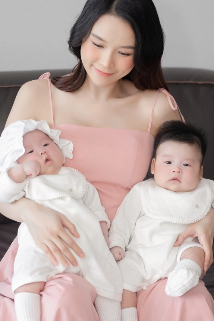 Tin tức sao Việt 4/6: Sam khoe cận dung mạo nhóc tỳ song sinh.