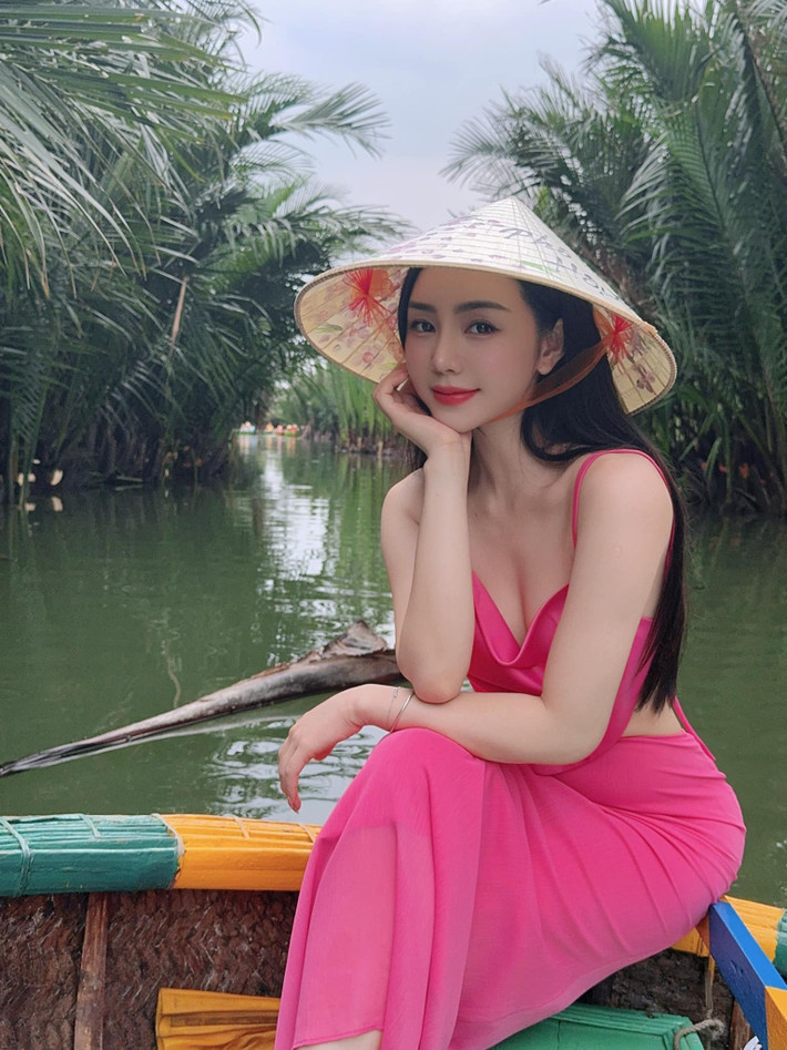 Sau vai cô giáo Nguyệt trong Chúng ta của 8 năm sau, Quỳnh Kool chưa tái xuất màn ảnh. Ảnh: FB Quỳnh Nguyễn