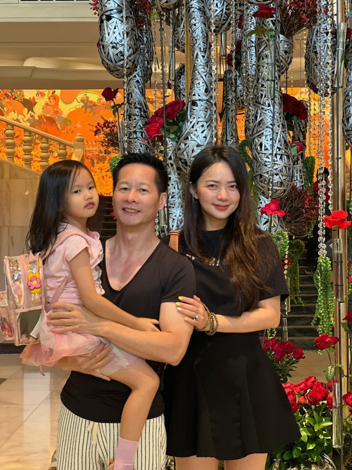 Chia sẻ về lý do chưa đăng ký kết hôn, cựu người mẫu Phan Như Thảo cho biết do cô... lười. Cô cho biết thêm, doanh nhân Đức An cũng nhiều lần nhắc nhở cô cùng anh làm thủ tục đăng ký kết hôn, nhưng cô lại cho rằng chuyện này không quan trọng.