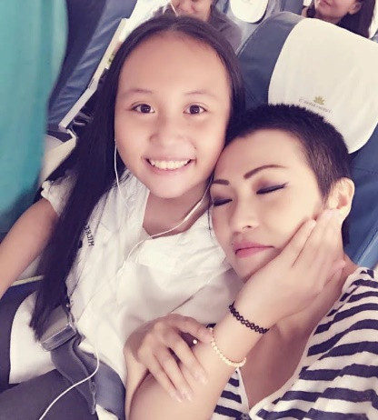So với hình ảnh cách đây hơn 5 năm, ái nữ 19 tuổi của "chị Chanh" được nhận xét có màn "lột xác" về ngoại hình lẫn phong cách.