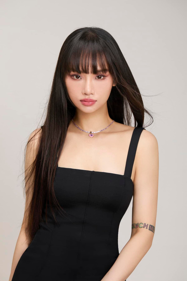 Miu Lê tên thật là Lê Ánh Nhật sinh năm 1991 tại TPHCM. Cô bắt đầu sự nghiệp từ năm 2009 và nhanh chóng ghi dấu ấn với hình ảnh ca sĩ trẻ năng động, cá tính.