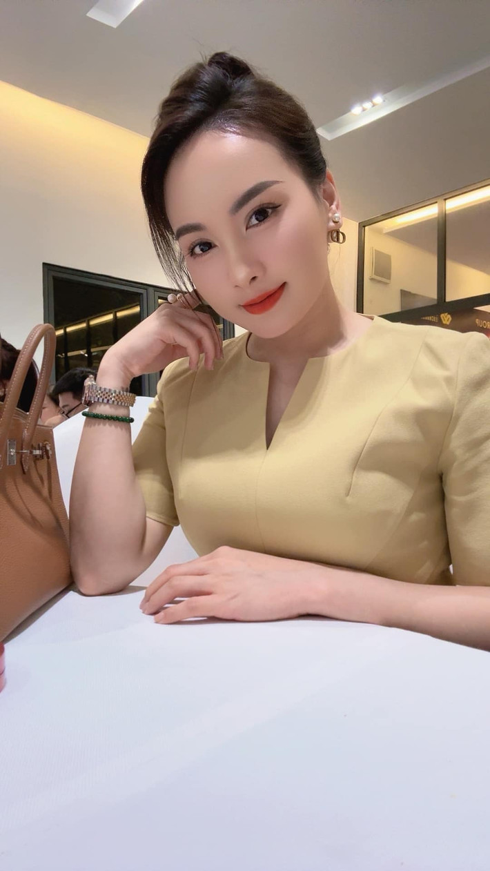 Hiện tại, Bảo Thanh vẫn chưa xuất hiện trên phim truyền hình. Tuy vậy, nữ diễn viên vẫn cùng chồng tham gia nhiều sự kiện của làng giải trí. Ảnh: FB Bảo Thanh
