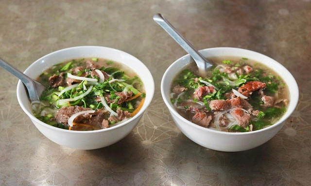 Theo Quyết định của Bộ Văn hóa, Thể thao và Du lịch, " Phở Nam Định" được Bộ Văn hóa, Thể thao và Du lịch đưa vào Danh mục Di sản văn hóa phi vật thể quốc gia thuộc loại hình tri thức dân gian. Ảnh: Người đưa tin