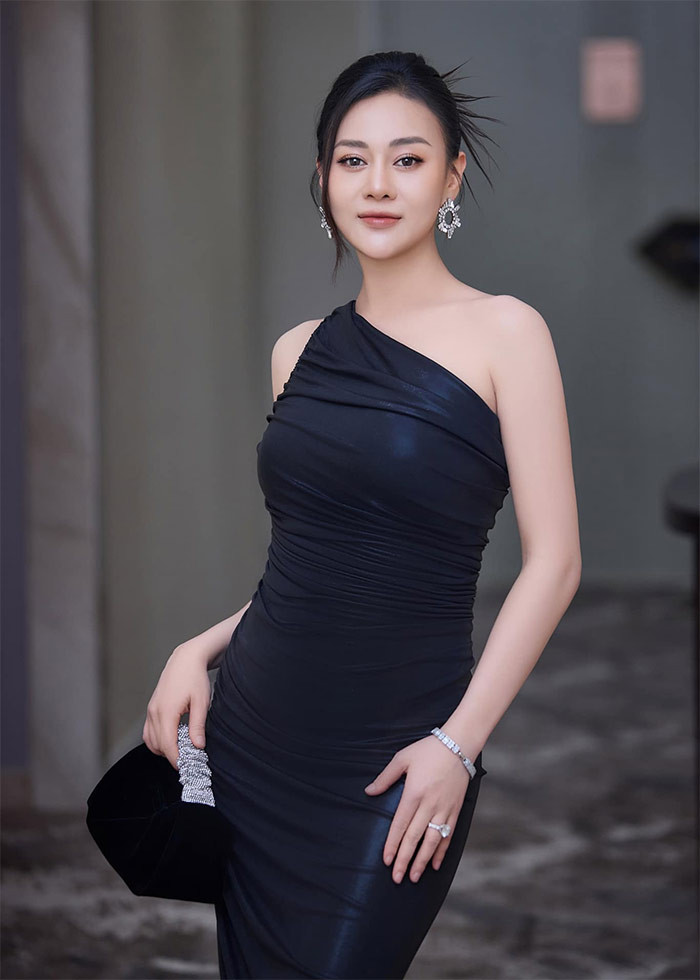 Phương Oanh cho biết cô đã giảm được 17 kg so với trước khi sinh.