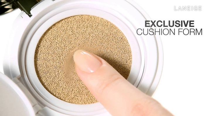 Bên cạnh đó, loại Cushion này cón có độ chống nắng cao lên tới SPF 50+. Bạn khỏi cần dùng kem chống nắng mà vẫn yên tâm vì da đã được bảo vệ kỹ càng.