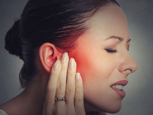Đằng sau tai. Đây là một trong những khu vực dễ bị bỏ qua có nguy cơ bị ung thư da. Do vậy, bạn phải luôn đảm bảo phía sau tai luôn sạch sẽ và không quên áp dụng kem chống nắng ở khu vực này.