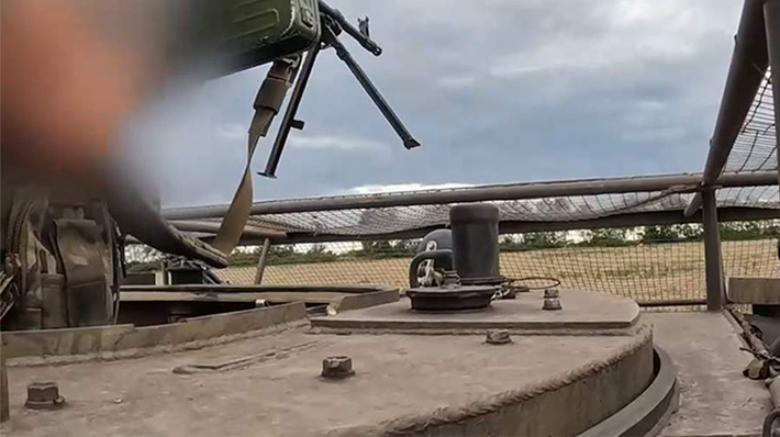 Chuyên gia này tin rằng cuộc tấn công của Quân đội Ukraine vào khu vực của Nga đã thay đổi hoàn toàn các kế hoạch của Điện Kremlin và nếu trước đây chính quyền Nga cho phép đàm phán theo các điều kiện của riêng họ, thì giờ đây thậm chí không có một cuộc thảo luận nào về chúng. Ảnh: Iz.ru.