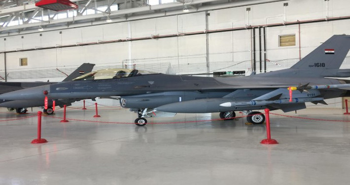 Các máy bay chiến đấu F-16IQ đã được chuyển giao cho Iraq từ năm 2014 đến năm 2017 và áp lực chính trị của Mỹ được cho là đã đóng một vai trò rất quan trọng trong việc tác động đến chính phủ Iraq, khiến chính quyền Baghdad mua các máy bay này bất chấp những đánh giá không khả quan.