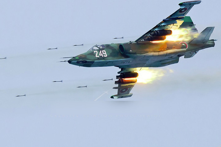 Cường kích Su-25 của Nga dường như không đóng vai trò chính trong cuộc giao tranh cách đây 8 năm, nhưng chiếc máy bay này sẽ tham gia tích cực hơn trong trường hợp Nga mở rộng chiến tranh ở Ukraine, theo lời nhiều nhà phân tích thì khả năng ngày sẽ rất cao.