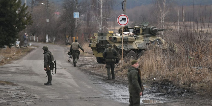 Trong khi đó, 74 hạ tầng mặt đất của quân đội Ukraine bị loại khỏi vòng chiến đấu, trong đó có 11 sân bay quân sự, ba chỉ huy sở, một căn cứ hải quân, 18 trạm radar của các tổ hợp tên lửa phòng không S-300 và Buk-M1. Hai tiêm kích Su-27, hai cường kích Su-24, một trực thăng và 4 máy bay không người lái (UAV) vũ trang Bayraktar TB2 của Ukraine bị phá hủy.