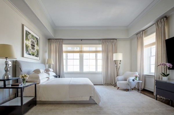 Với diện tích hơn 930m2, đây là phòng suite lớn nhất ở nước Mỹ. Căn hộ được trang hoàng lộng lẫy và có tầm nhìn ngoạn mục về phía Công viên Trung Tâm.
