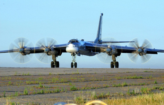 Cho đến nay, chưa có thông tin nào về máy bay ném bom Tu-95 đã được nâng cấp, cải tiến tương tự như máy bay ném bom chiến lược B-52H của Mỹ, để làm nhiệm vụ hỗ trợ trực tiếp trên chiến trường. Do đó, sử dụng Tu-95 trên chiến trường Syria hiện nay, là không phù hợp.